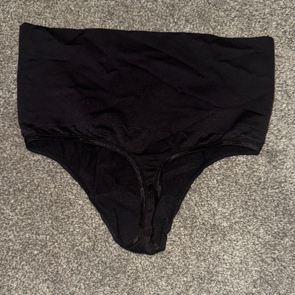 Jockey Black Shapewear Briefs - Picture 2 of 3
